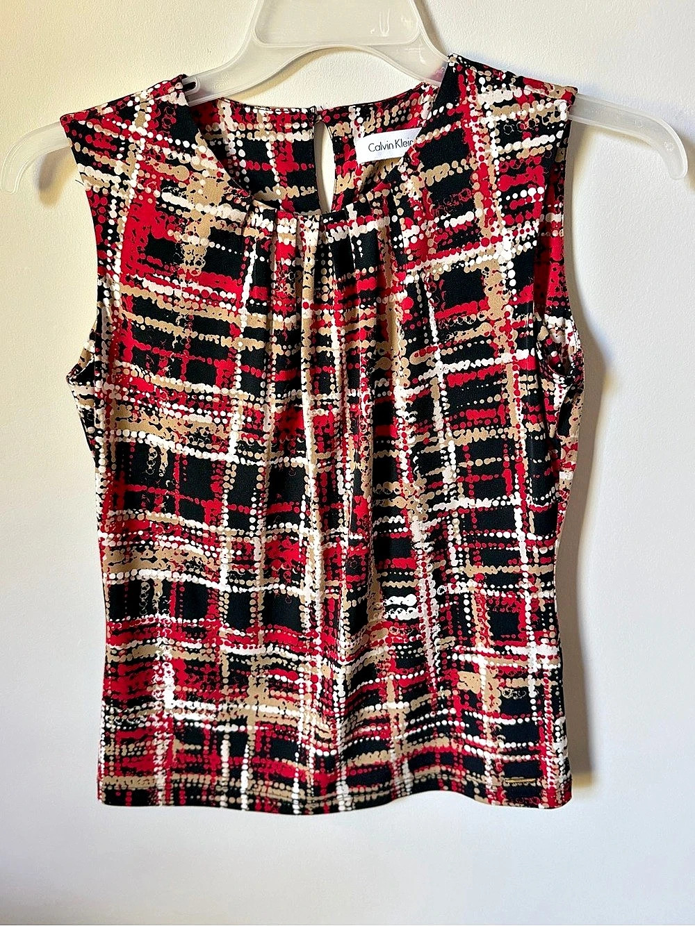 Calvin Klein Sleeveless Plaid Blouse Plaid Sleeveless Blouse in Black & Red, pet